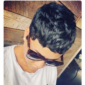 Meet your Posher, Victoria